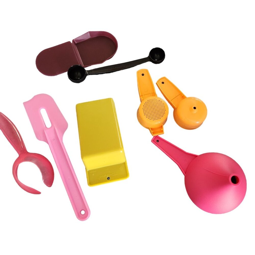 Tupperware New party Prizes set of 8 new colors vary